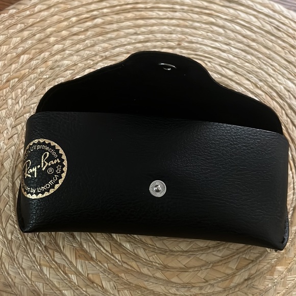 Ray-Ban Sunglasses Pouch Case - Picture 4 of 9